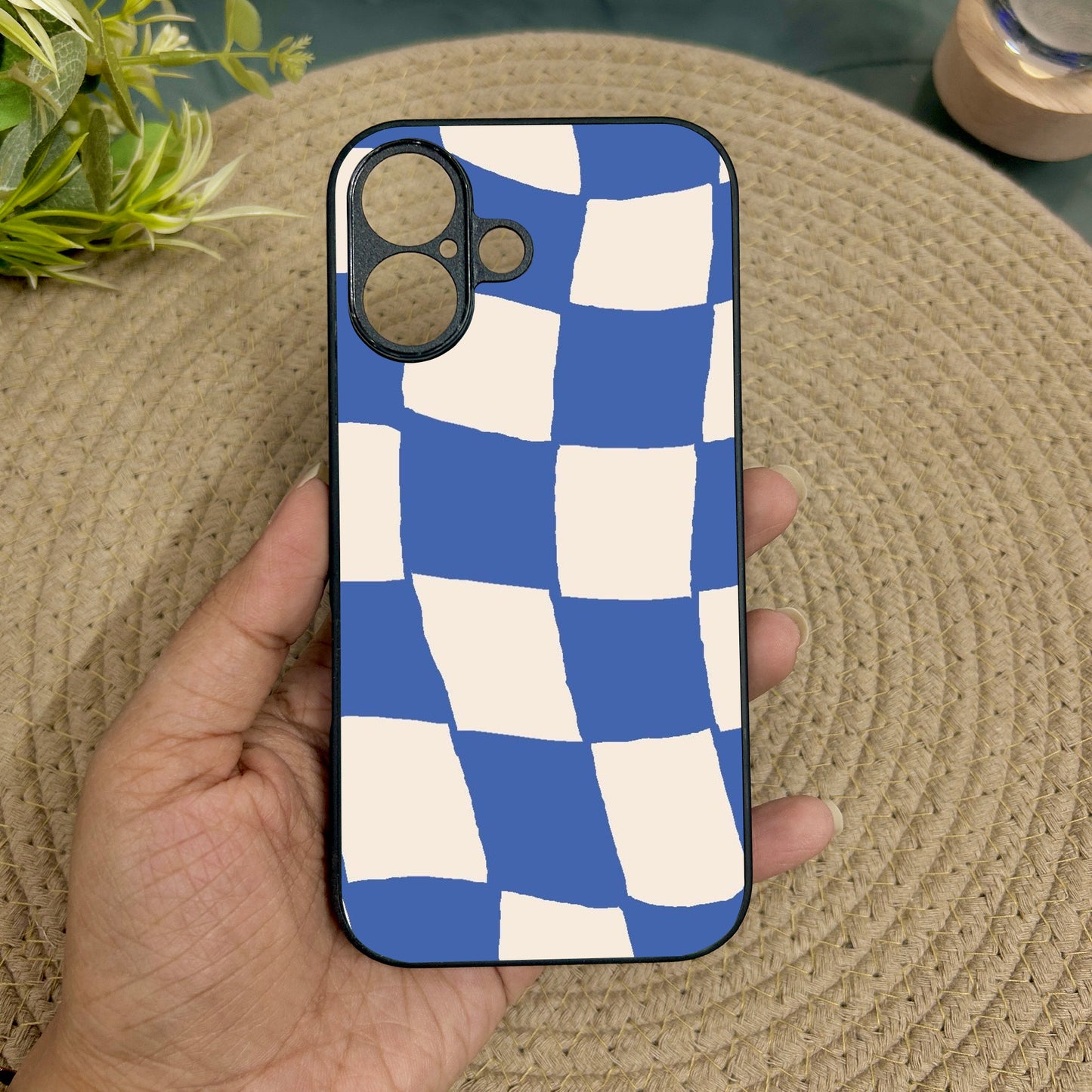 Wavy Checks Metal Back Case for Apple Iphone 16