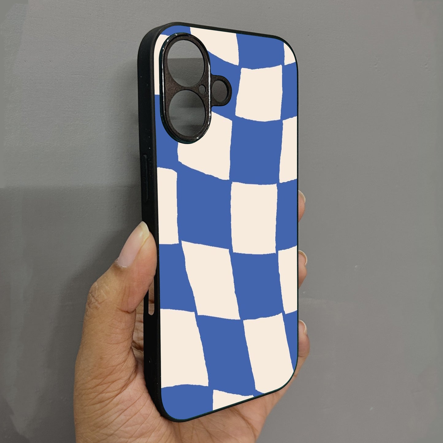 Wavy Checks Metal Back Case for Apple Iphone 16